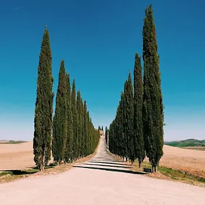 https://casina-vitty-montepulciano.it-tuscanyhotel.com