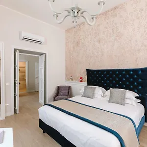 Rhea Silvia Luxury Navona Rom